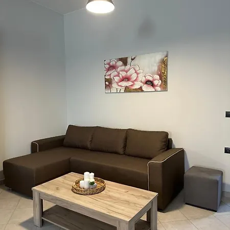 Little Nest - Luxury Living Apartament